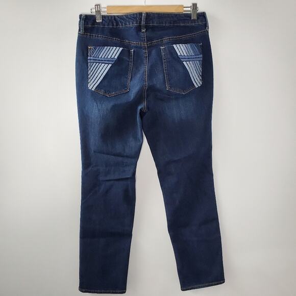 Jessica Simpson mid rise straight embroidered back pocket EUC - Picture 8 of 8